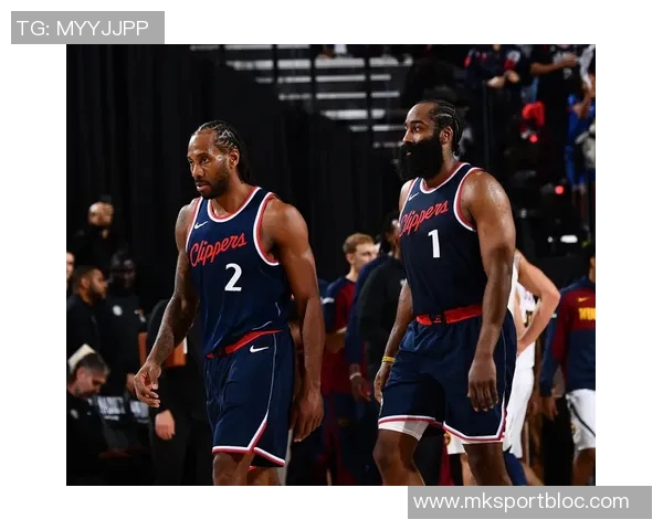 快船全员积极备战明日季前赛首战广州训练照曝光