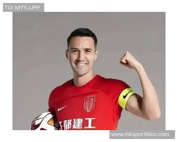 周定洋正式加盟深圳新鹏城完成与俱乐部签约仪式